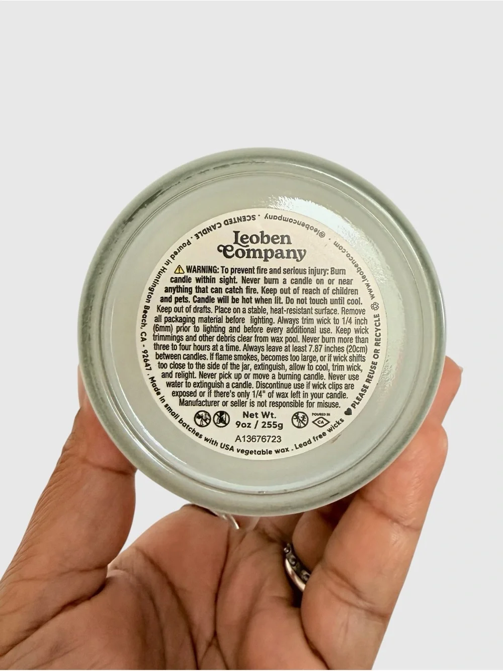 Leoben Company Sandalwood Musk Scented Candle - Black and White